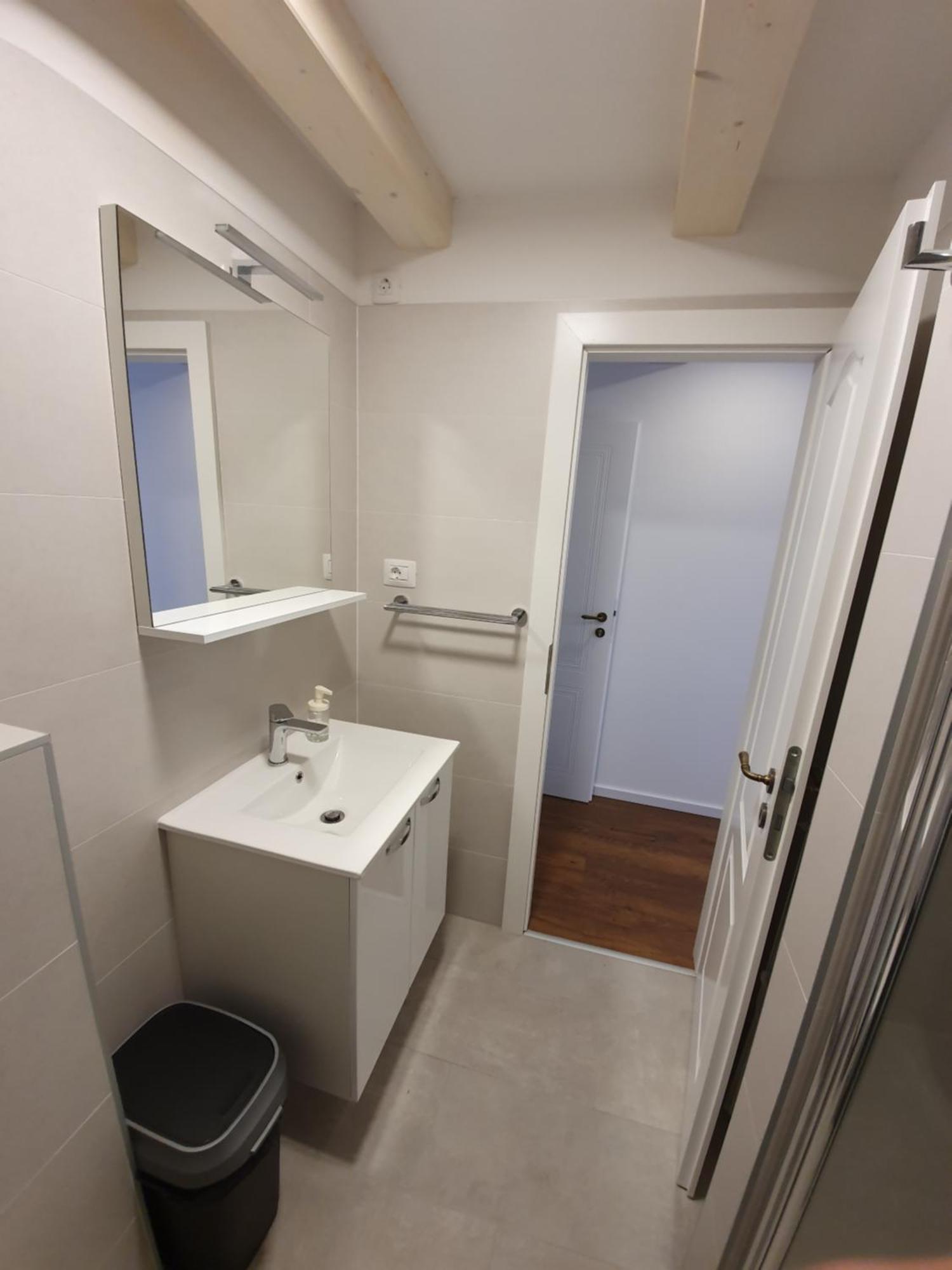 Room Cs Cres Luaran gambar