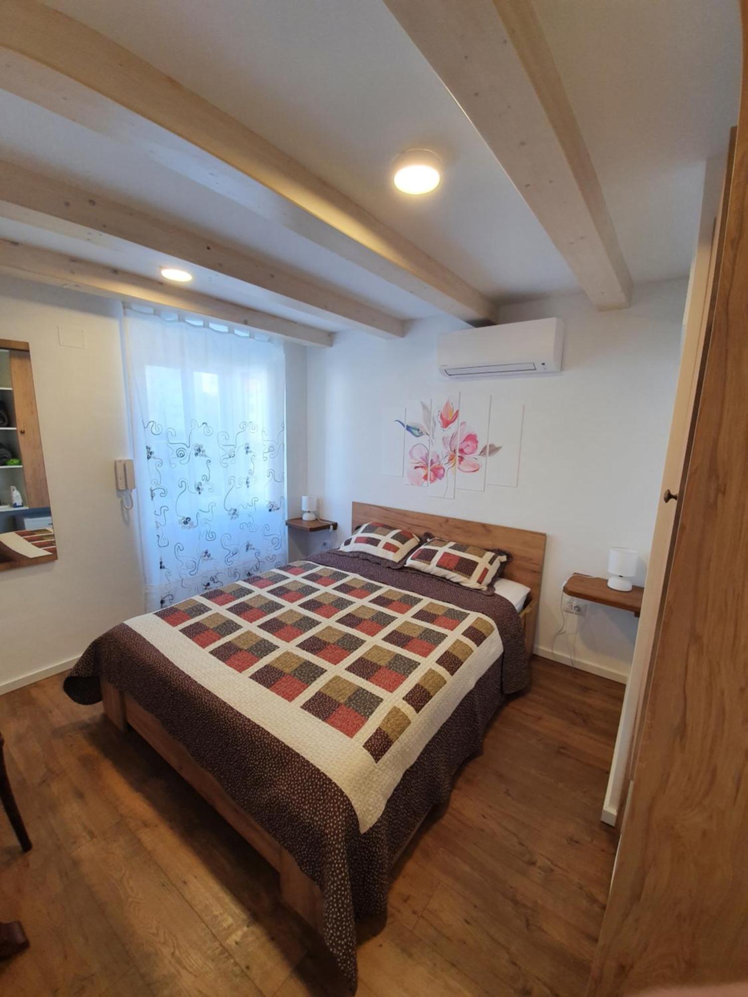 Room Cs Cres Luaran gambar